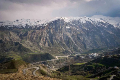 Hakkari yolundaki heyelan riskine karşı ’mühendislik’ uyarısı
