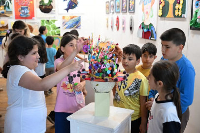 Mersin’de çocuk kampüslerinden çıkan eserler sergide buluştu
