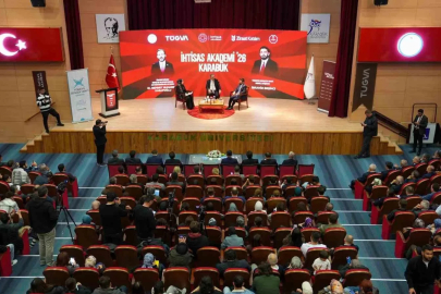 Kasapoğlu, Karabük Üniversitesinde gençlerle buluştu
