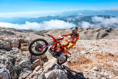 Enduro tutkunları 3 bin 200 rakıma tırmanacak
