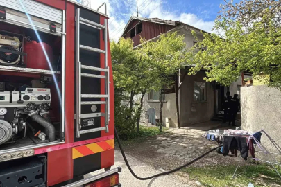 Bolu’da 2 katlı evin banyosunda çıkan yangın söndürüldü
