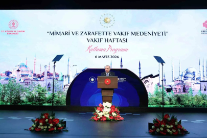Cumhurbaşkanı Erdoğan: "Yönettiği şehri haraca bağlayanlara ses çıkarmayıp, bu milletin evlatları için samimiyetle koşturanlara engel çıkaranları sadece maşeri vicdana havale ediyoruz"
