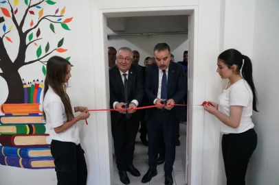 Edremit’te eğitime kütüphane desteği
