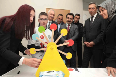 Bayburt’ta özel öğrenciler projelerini fuarda tanıttı
