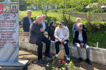 Acılı baba oğlunun mezarı başında "adalet" istedi
