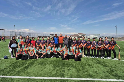 Fevzi Geyik Ortaokulu 8 branşta bölge finallerine yükseldi
