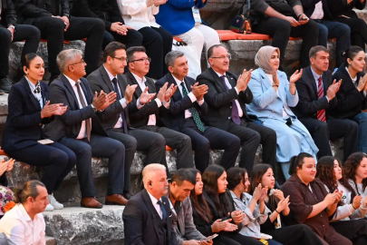 Aspendos’ta "Kökten Geleceğe Maarif Yolcuları" konserine yoğun ilgi
