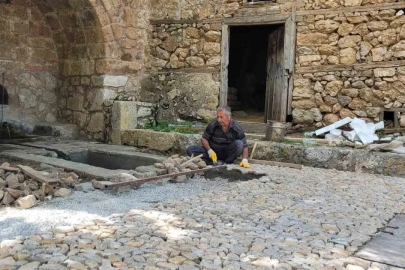 Kemaliye’de taş ustalığının yaşayan örneği
