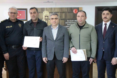 Amasya’da hayat kurtaran polisler: "Heimlich manevrasını hiç tereddüt etmeden uyguladık"
