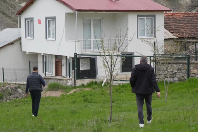 Gümüşhane’de ayılar yaylalardan sonra köyleri mesken edindi: Vatandaşlar tedirgin
