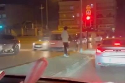 Bursa’da ters şeride giren hafif ticari araç trafiği tehlikeye attı
