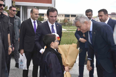 Sağlık Bakanı Memişoğlu: "Bitlis’ten başka ile hasta gitmesini engelleyecek şekilde bütün planlamalarımızı yapacağız"
