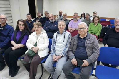 Nazilli’de ünlü şair ve yazar Akova konuşuldu
