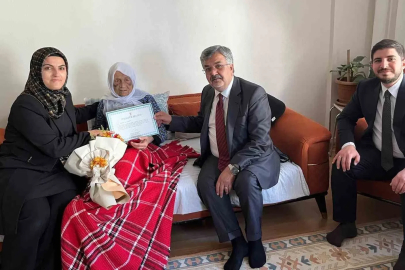 AK Parti’den en yaşlı ve en genç üyeye ziyaret
