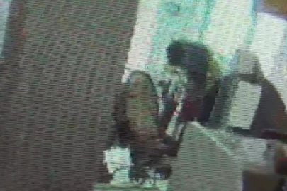 Boğazına şeker kaçan küçük kızı, jandarmanın Heimlich manevrası kurtardı
