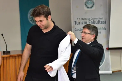 Balıkesir’de geleceğin şefleri ceketlerini giydi
