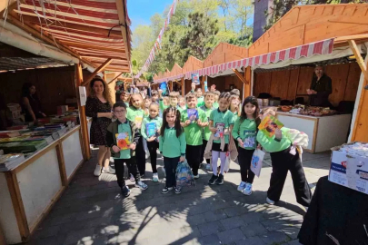 Bahçelievler İlköğretim Okulu öğrencileri kitap fuarında
