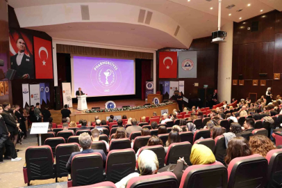 ERÜ’de ’II. Ulusal PharmErciyes Eczacılık Öğrenci Kongresi’ düzenledi
