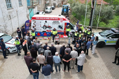 Kula’da çiftçilere trafik güvenliği eğitimi
