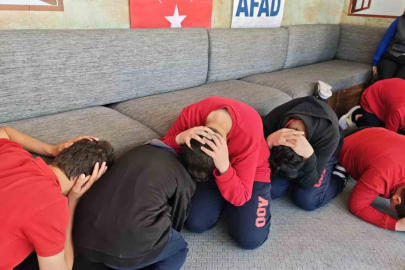 Aliağa’da Deprem Simülasyon Tırı vatandaşlarla buluştu
