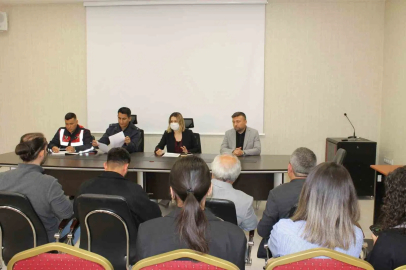 Altıntaş’ta okul güvenliği üzerine değerlendirme toplantısı
