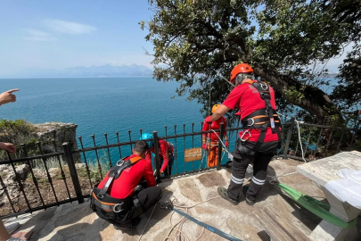 Antalya’da 40 metrelik falezlerde temizlik operasyonu
