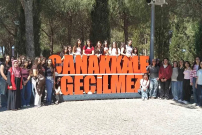 Menteşeli gençler "Bir Destandır Çanakkale" programına katıldı
