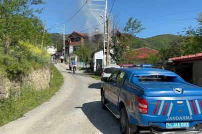 Yaşlı adam ve torunu yanmaktan son anda kurtuldu
