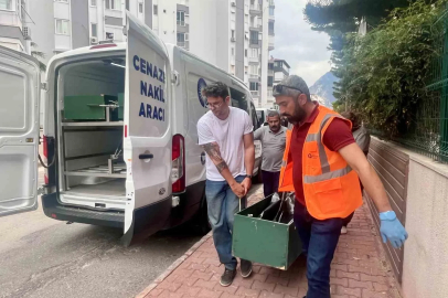 Antalya’da Kazakistan uyruklu kadın evinde ölü bulundu
