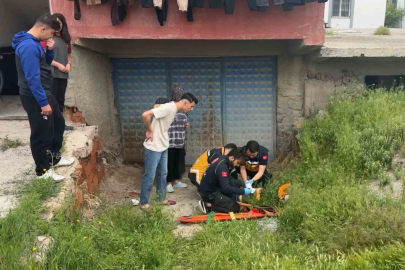 İki yaşındaki çocuk oynadığı 2. kattaki balkondan düştü
