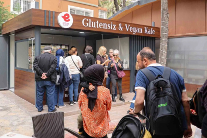 Efeler’de çölyak hastalarına güvenli lezzet durağı
