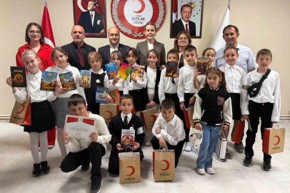 Edirneli minik yazarlardan Filistinli çocuklara 54 bin 345 TL destek
