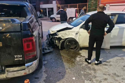 Alkollü sürücünün karıştığı zincirleme kaza kamerada: 1 yaralı
