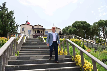 Vali Varol, Adnan Menderes’in hatırasını yaşatan müzede incelemelerde bulundu
