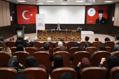 Karabük Üniversitesinde "Modern Dünyada Aile" konferansı düzenlendi
