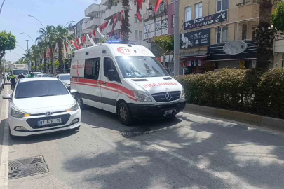 Antalya’da yaya geçidinden geçmeye çalışan Alman turistin ayağını otomobil ezdi

