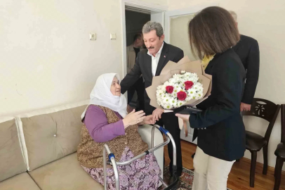 Şehit annelerine anlamlı Anneler Günü ziyareti
