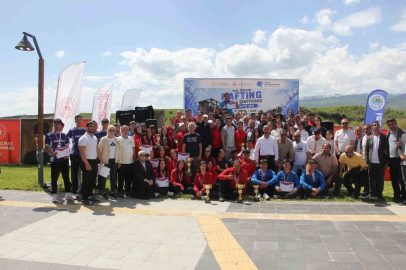 Murat Nehri’nde kano heyecanı sona erdi:400 sporcu kıyasıya yarıştı
