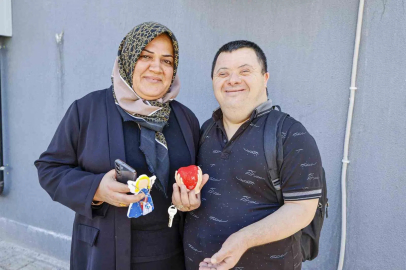 Özel bireylerden Anneler Günü’ne anlamlı sürpriz
