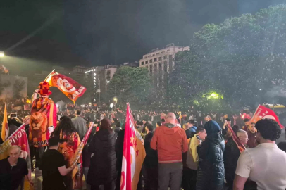 Galatasaraylı taraftarlar şampiyonluk heyecanını paylaştı
