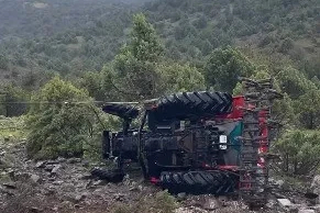 Çorum’da traktör şarampole devrildi: 1 yaralı
