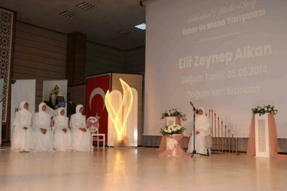 Kız Kur’an kursu öğrencileri hadis-i şerif bilgisinde yarıştı
