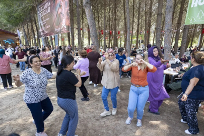 Mersin’de anneler günü şenlik havasında geçti
