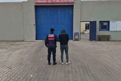 Jandarma çeşitli suçlardan aranan 46 kişiyi yakaladı
