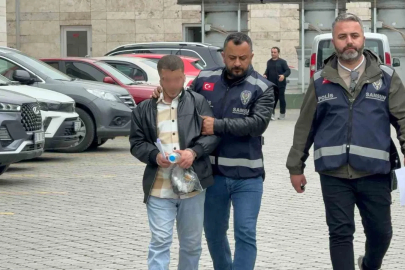 Tartıştığı kişinin aracına tüfekle ateş açan zanlı tutuklandı
