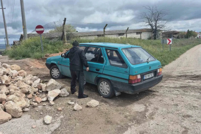 Yol yapalım derken mahalleliyi ‘hapsettiler’
