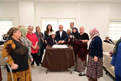 Vali Varol asırlık çınarlar ve şehit aileleri ile bir araya geldi
