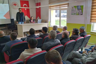 Altıntaş’ta üreticilere "Yetkilendirilmiş Uygulayıcı Belgesi" eğitimi
