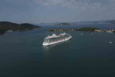 Fethiye’ye sezonun ilk kruvaziyer gemisi geldi
