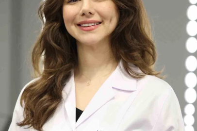 "Blefaroplastide amaç genç görünüm kadar göz sağlığını korumak"
